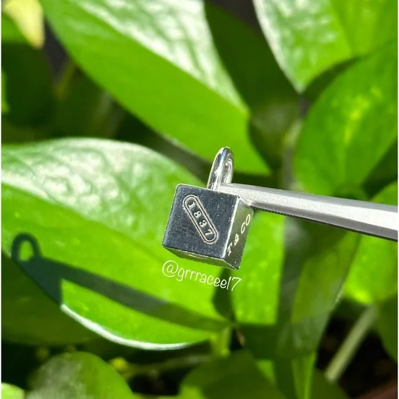 AUTH RARE vintage Tiffany & Co. 1837 cube charm/pendant✨ - Picture 3 of 16